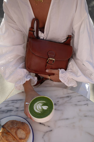 MILLI SMALL crossbody taske i Cognac