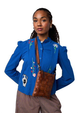 NOOR SMALL crossbody taske i Walnut