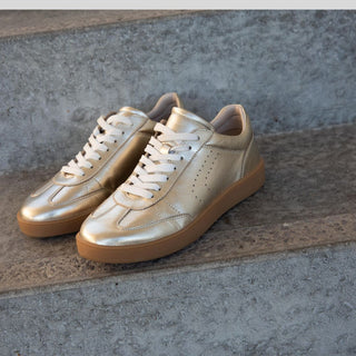 POWERFULL sneaker i GULD